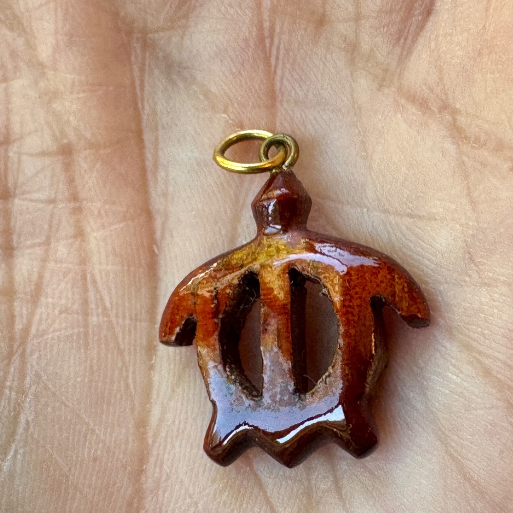 Turtle Pendant, Koa Wood, Hawaii - Picture 5 of 5